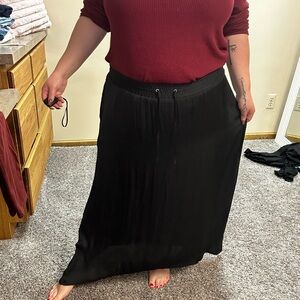 Simply Vera Vera Wang Black Maxi Skirt